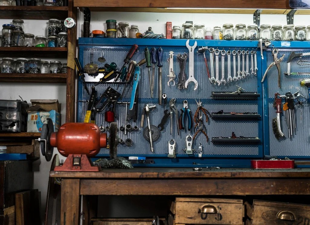 Nuovi standard di supporto fisico in officina con esoscheletro Festool